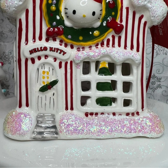 Blue Sky Clayworks x Sanrio Hello Kitty Christmas "Warmest Wishes" Ceramic House - Picture 7 of 13